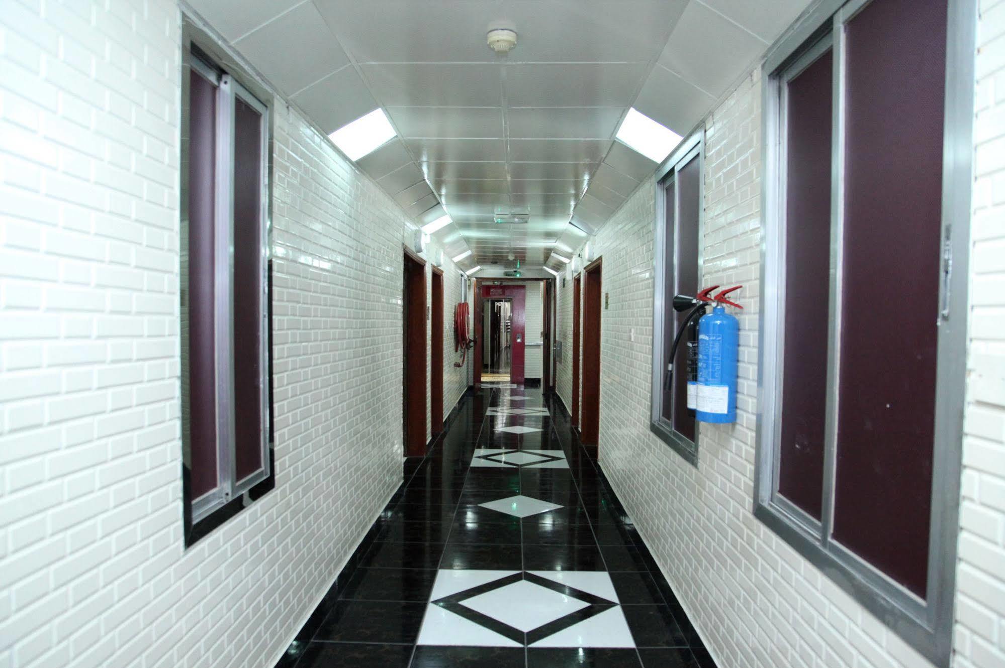 Zaineast Hotel Dubai Esterno foto